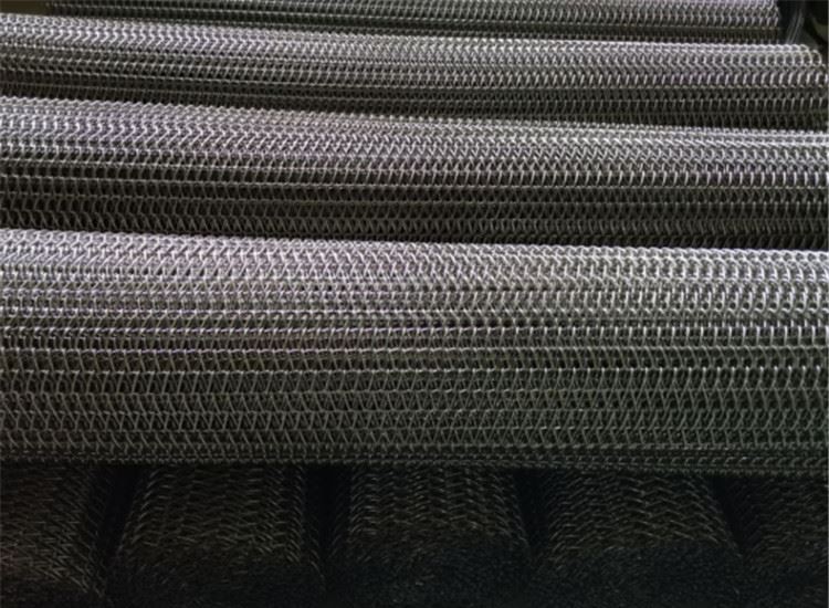 دھاتی میش بیلٹ کی خصوصیات